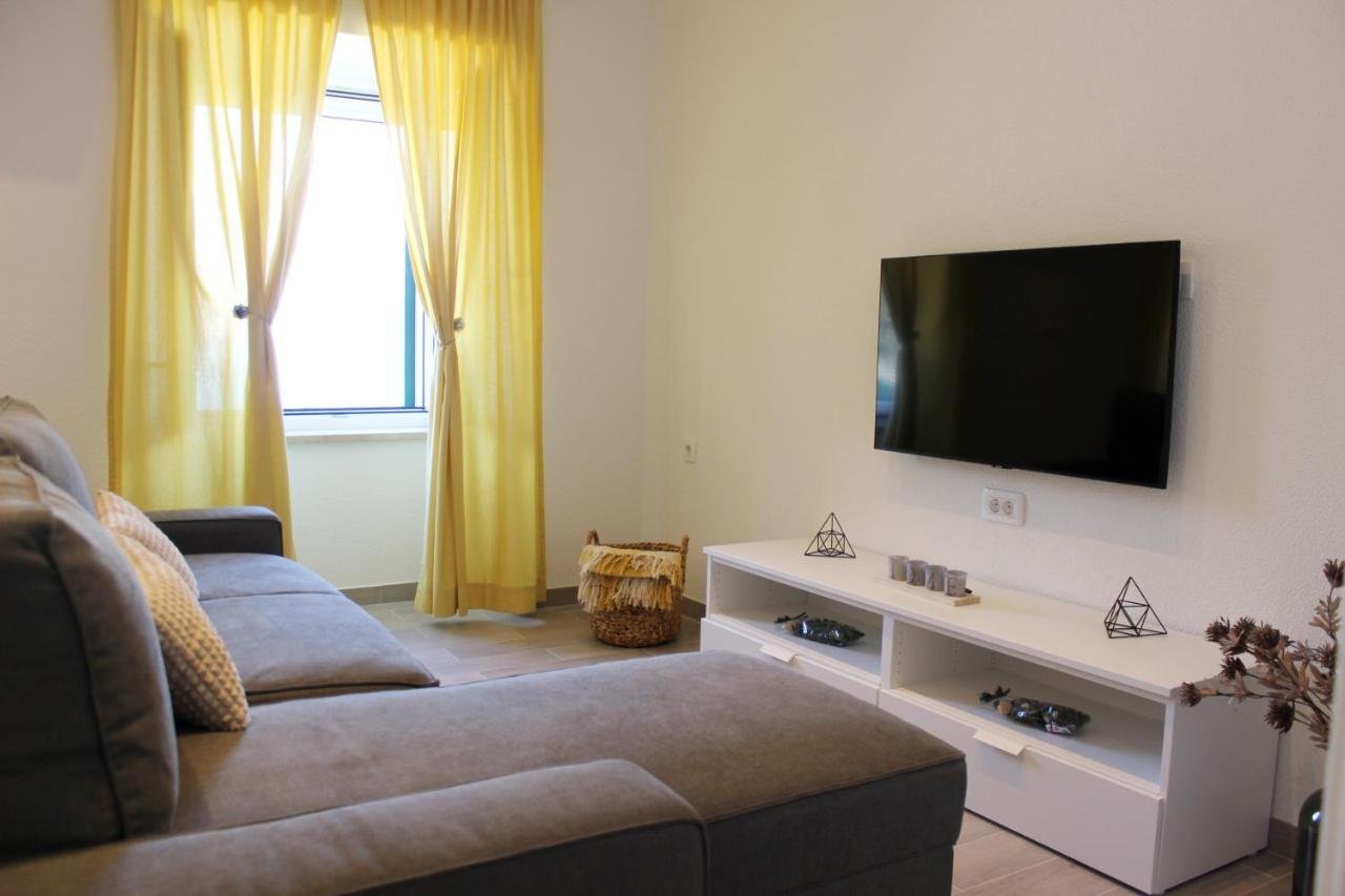 The View Apartment Pucisca Exterior photo