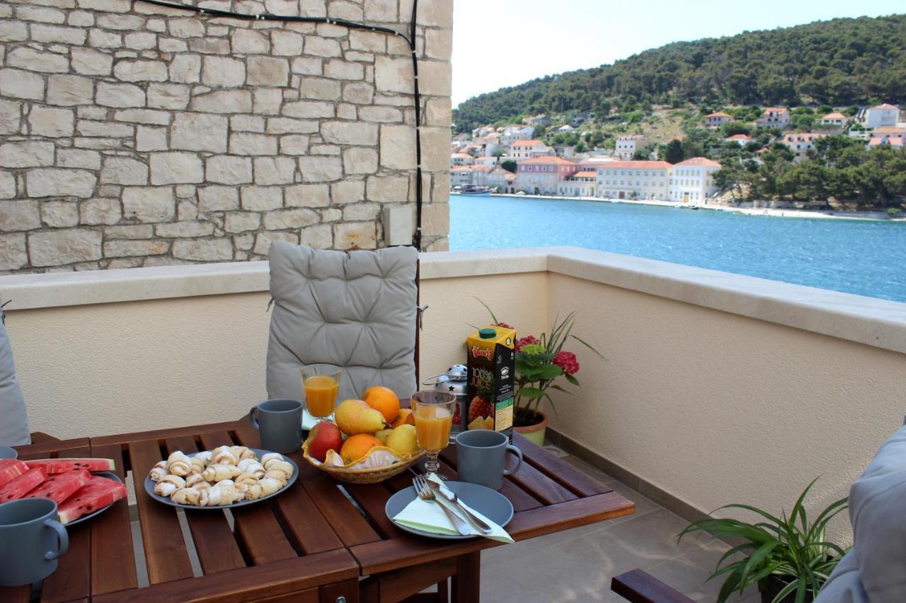 The View Apartment Pucisca Exterior photo