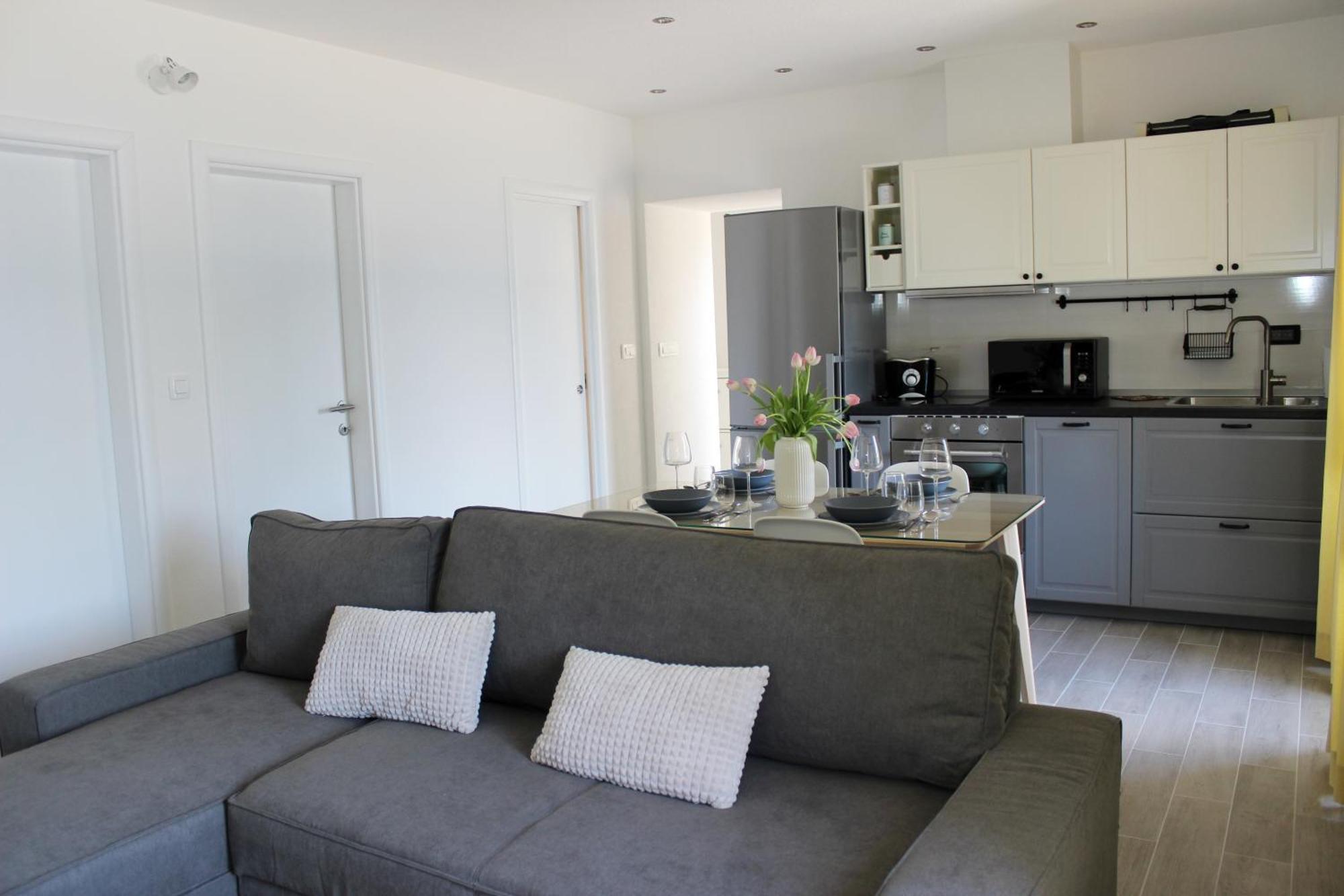 The View Apartment Pucisca Room photo